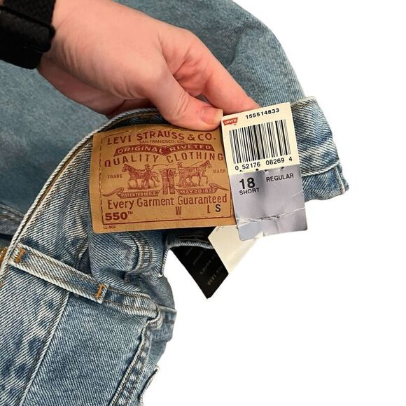 NWT LEVI 550 Light Wash Relaxed Fit Tapered Leg Jean Size 18 - Picture 4 of 7